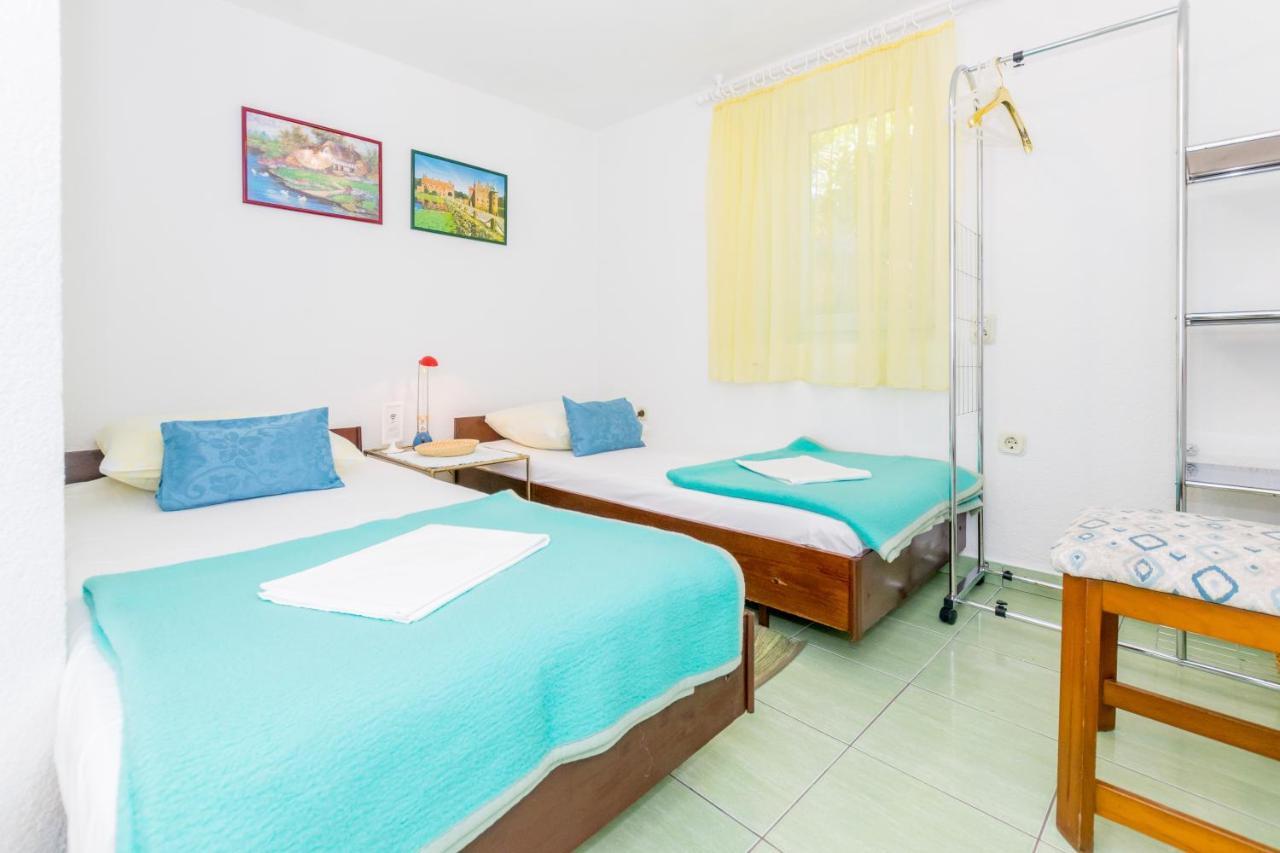 Cozy Apartments Emina Near The Sea プレマントゥーラ エクステリア 写真